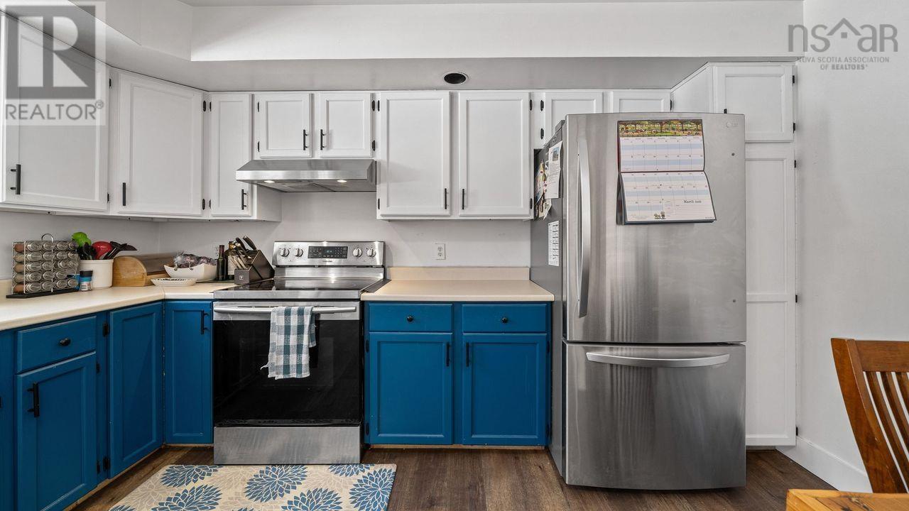 Property 40 of 49 of 27 Earl Court