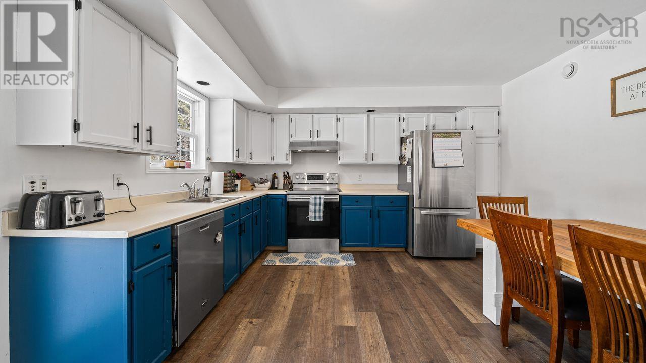 Property 37 of 49 of 27 Earl Court