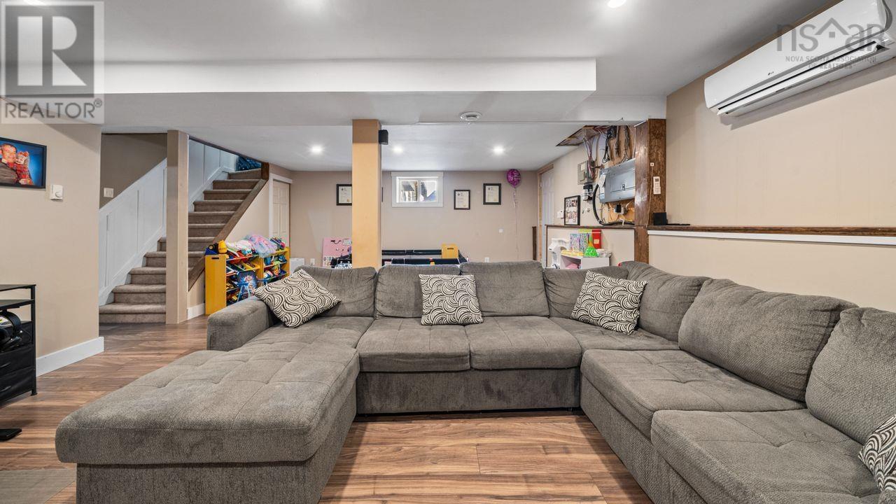 Property 25 of 49 of 27 Earl Court