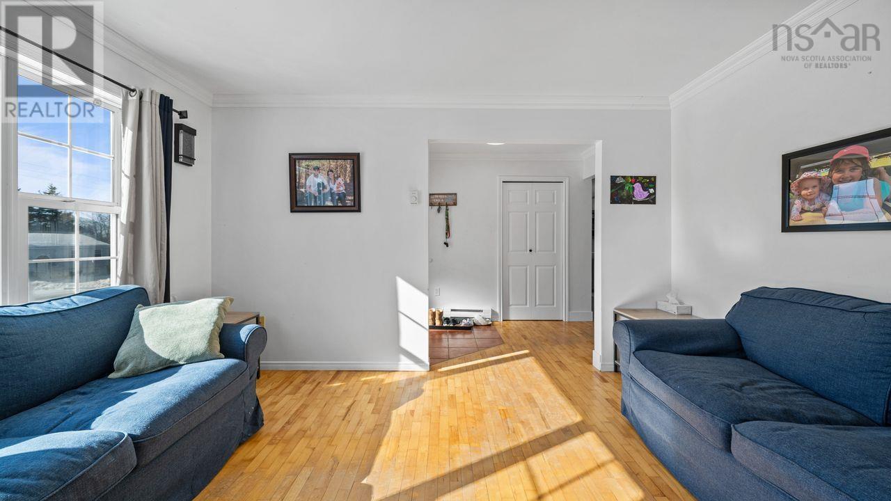 Property 43 of 49 of 27 Earl Court