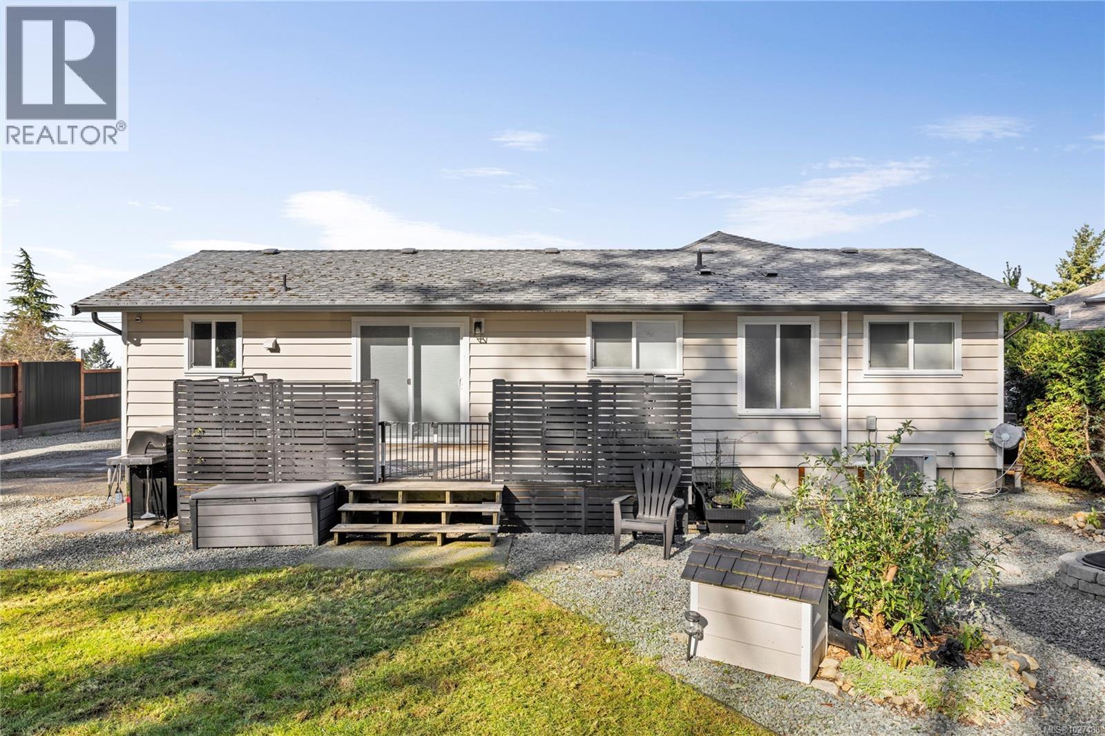 7455 Clark Cres, Lantzville