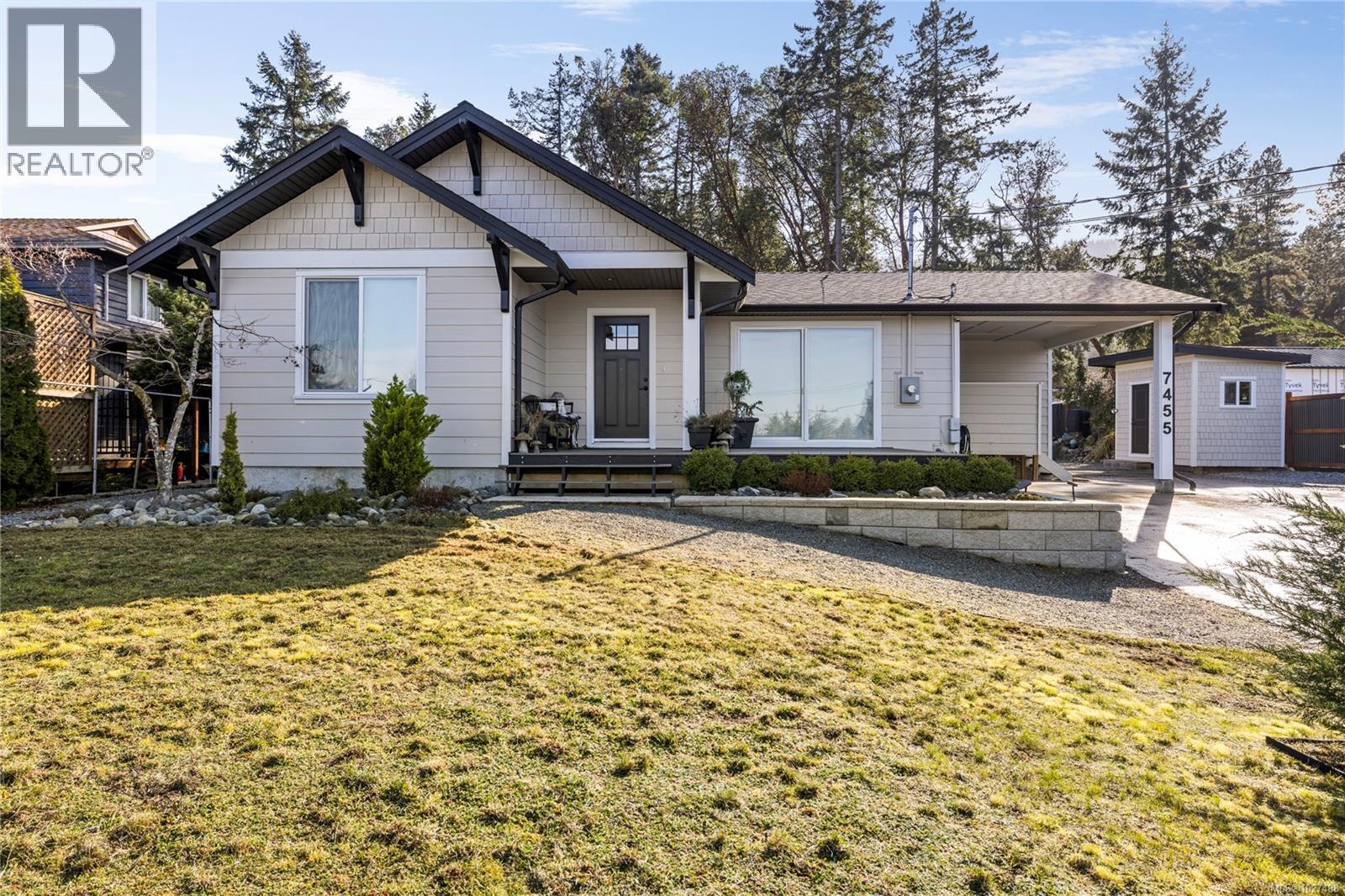 7455 Clark Cres, Lantzville