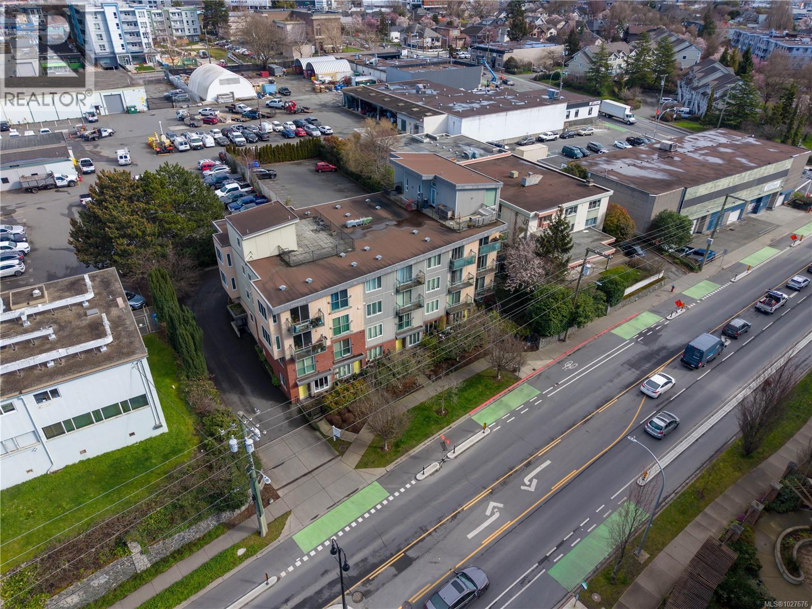 #407 356 Gorge Rd E - 1