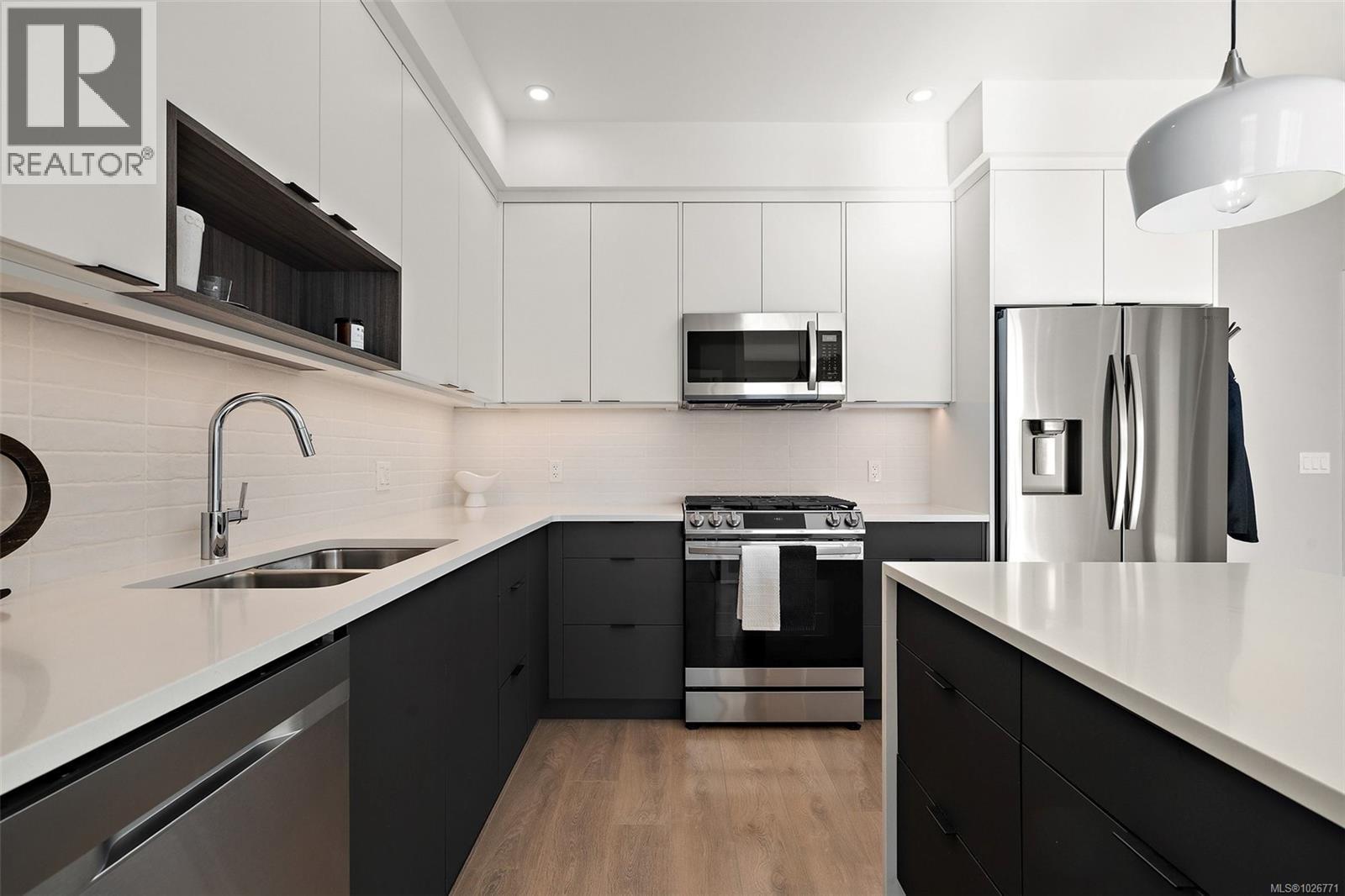 607 967 Whirlaway Crescent, Langford