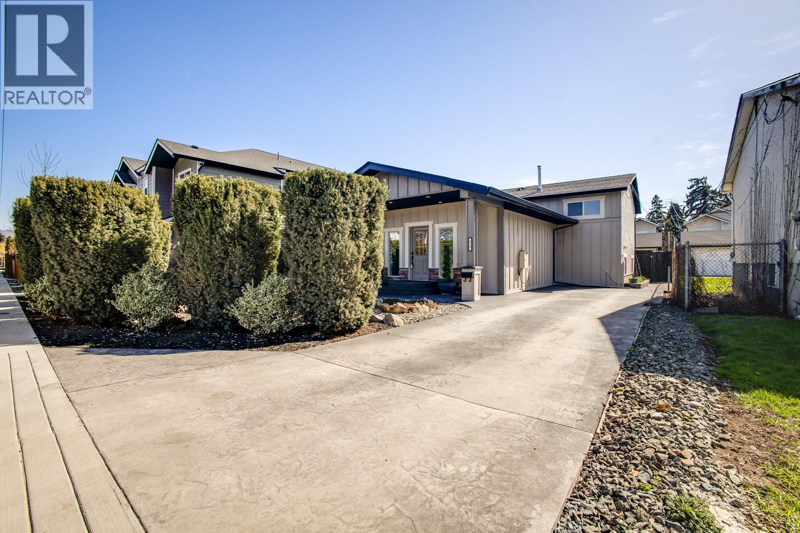  819 Cadder Avenue, Kelowna