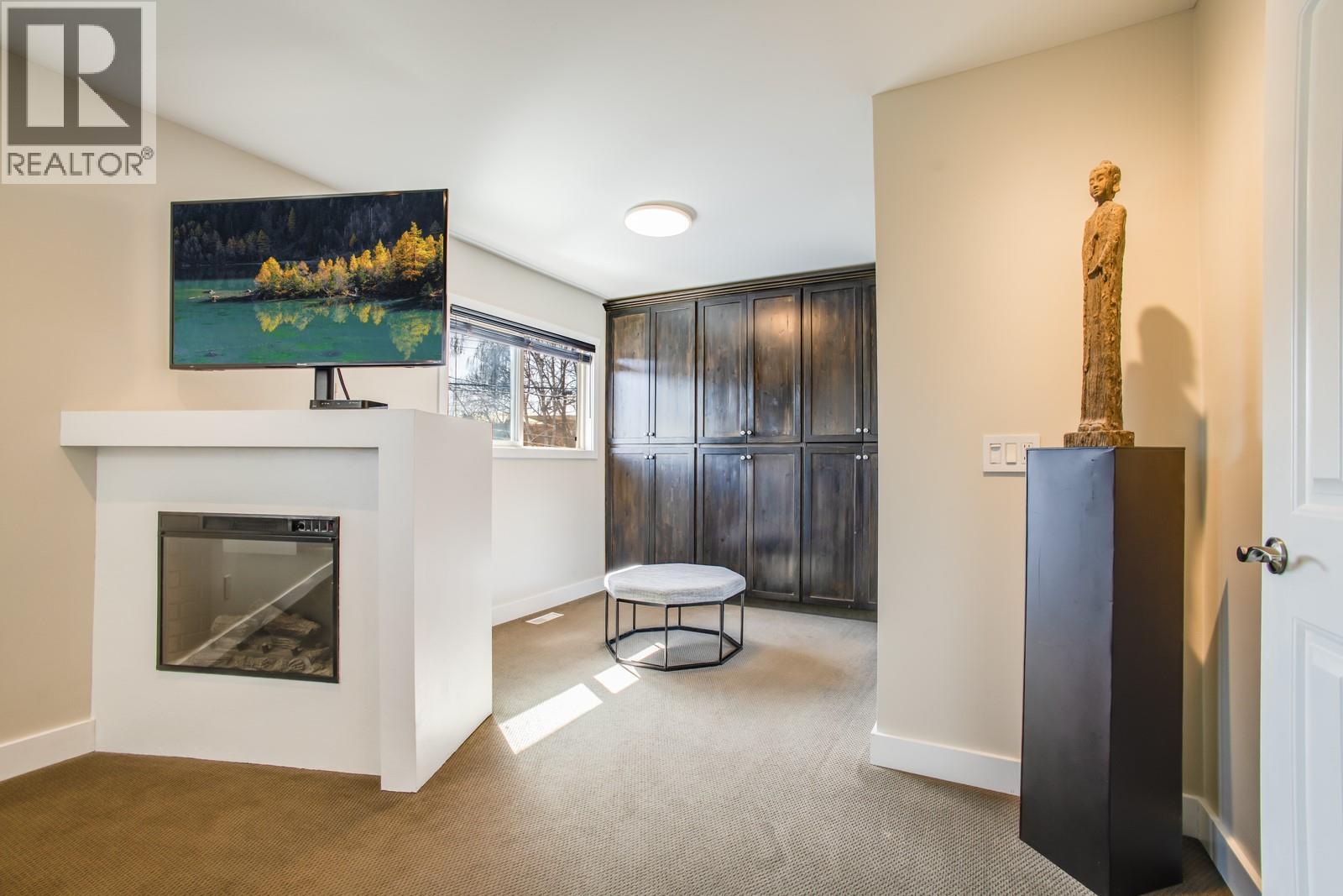  819 Cadder Avenue, Kelowna