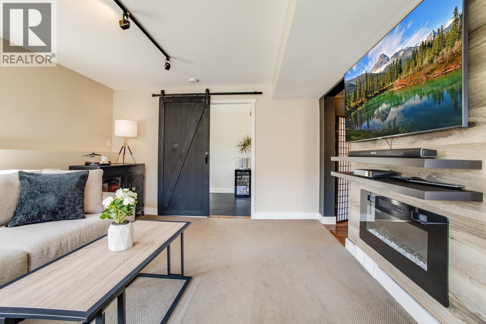  819 Cadder Avenue, Kelowna