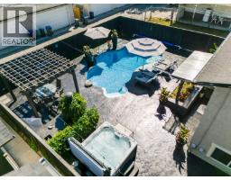  819 Cadder Avenue, Kelowna