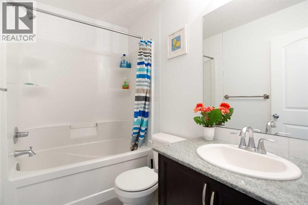 Single Family House for Sale in  Nolancrest Rise NW Nolan Hill Calgary 