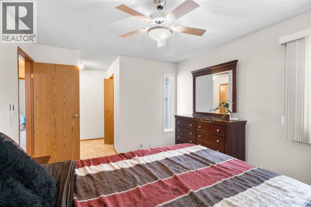 Single Family House for Sale in    Street SW Cedarbrae Calgary 