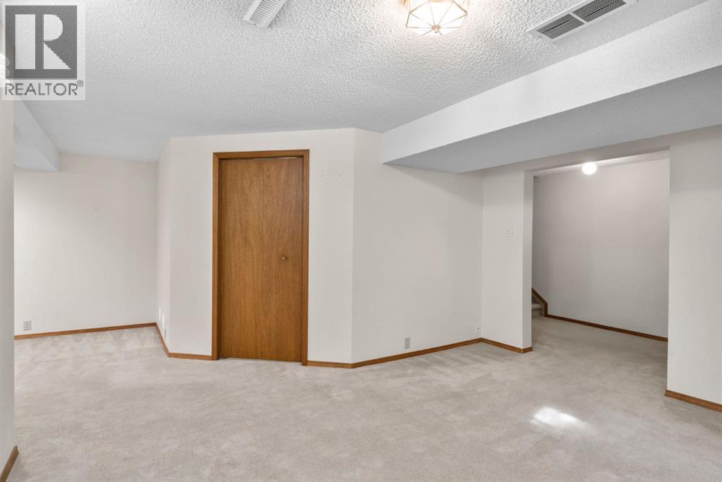 Single Family House for Sale in    Street SW Cedarbrae Calgary 