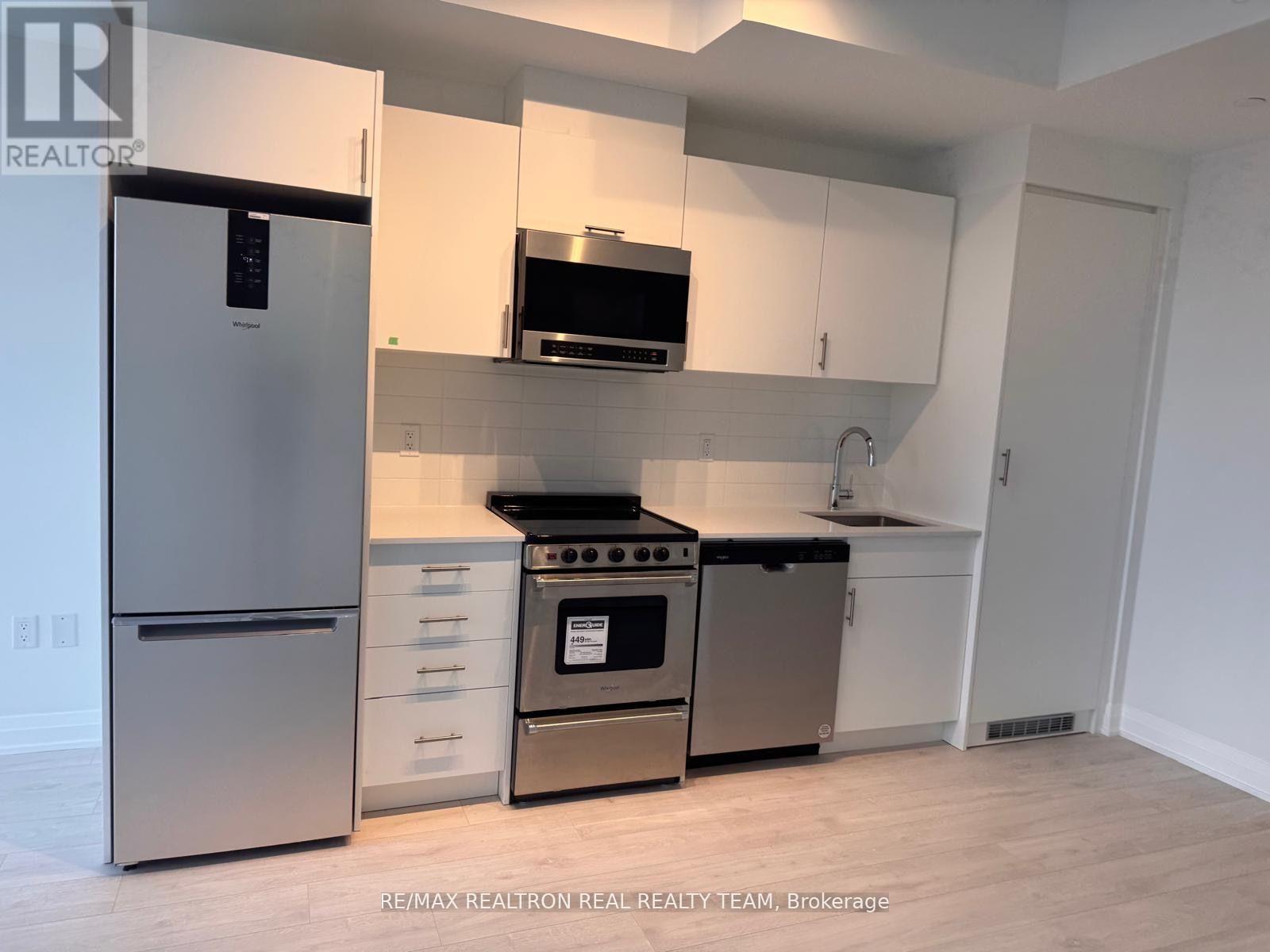 605 - 412 SILVER MAPLE ROAD