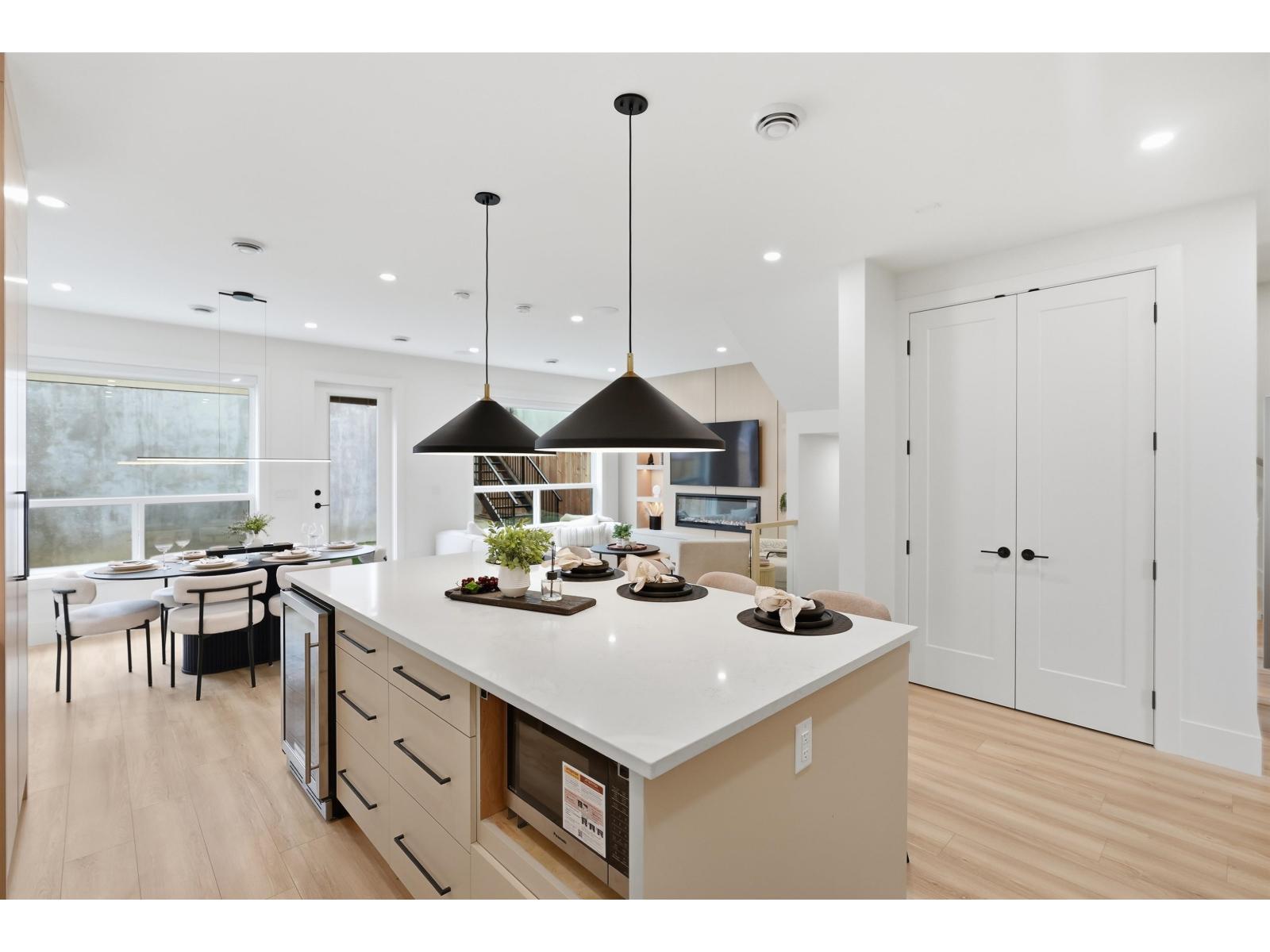 9312 EBOR Road, Delta