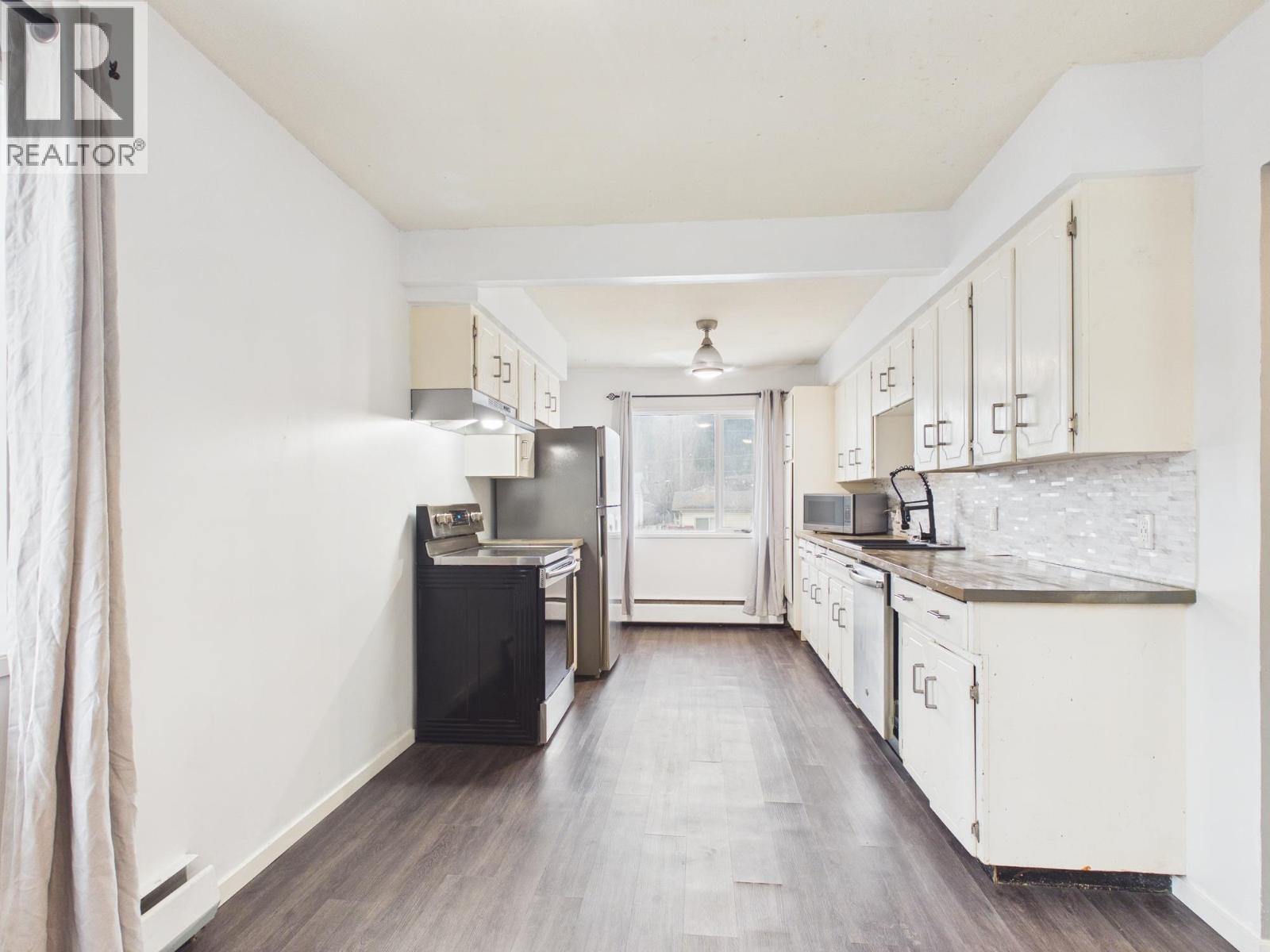 3024 EDWARDS DRIVE - 14