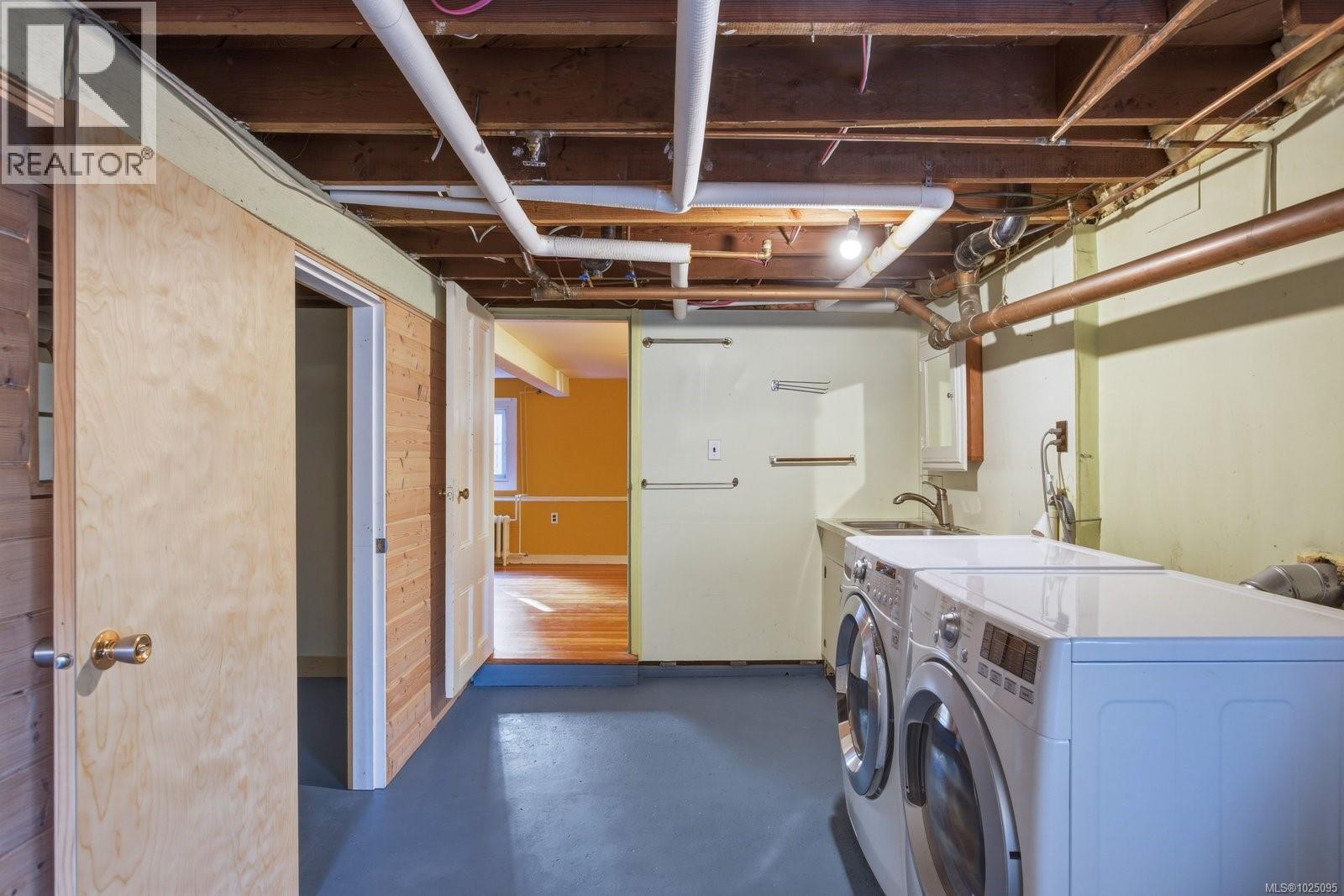 1175 St. Patrick St, Oak Bay