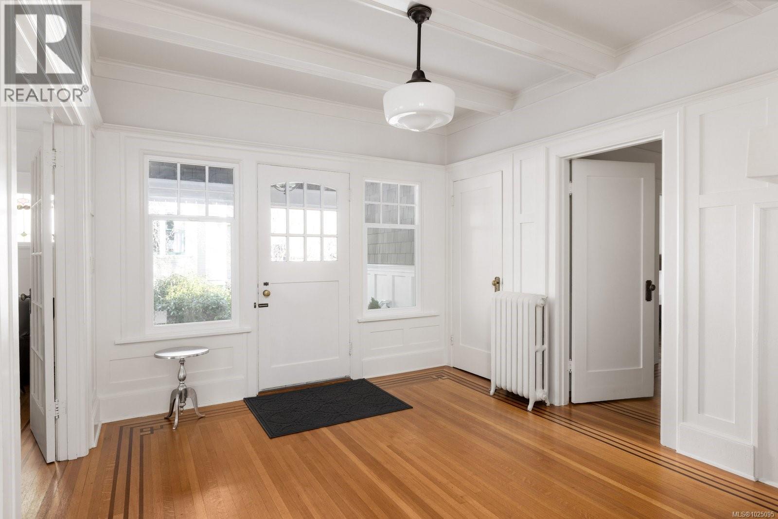 1175 St. Patrick St, Oak Bay