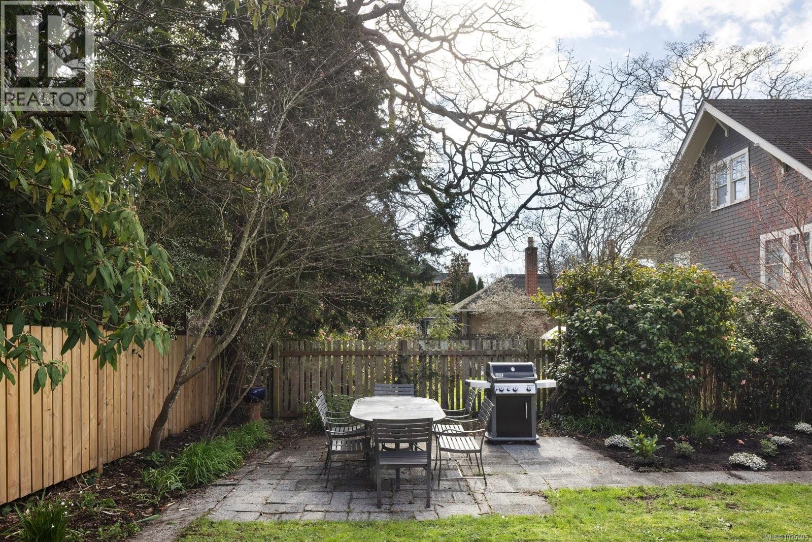 1175 St. Patrick St, Oak Bay