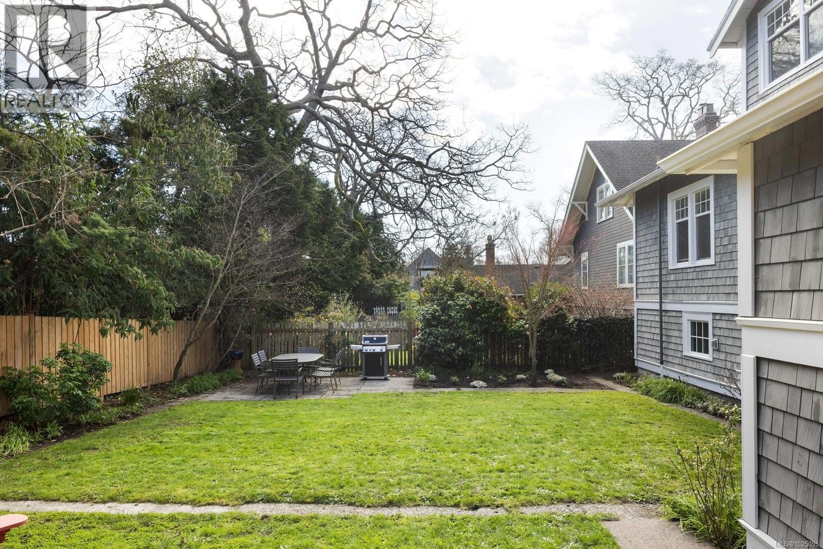 1175 St. Patrick St, Oak Bay