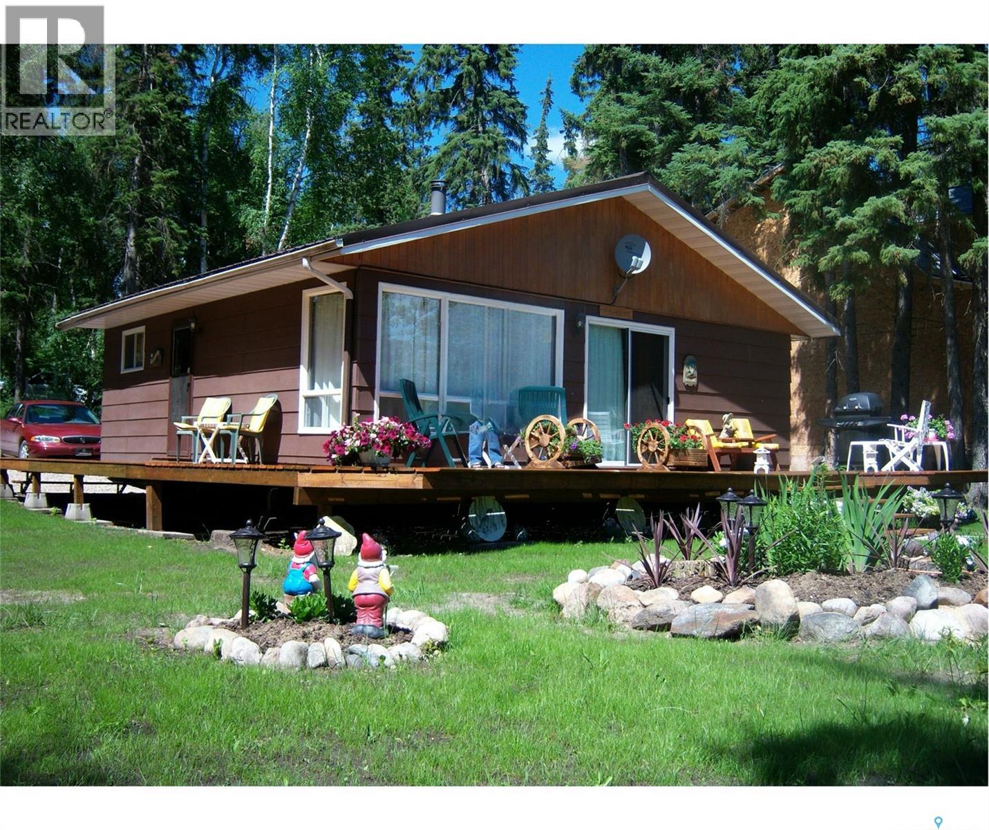 2108 SPRUCE CRESCENT - 1