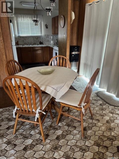 2108 SPRUCE CRESCENT - 5