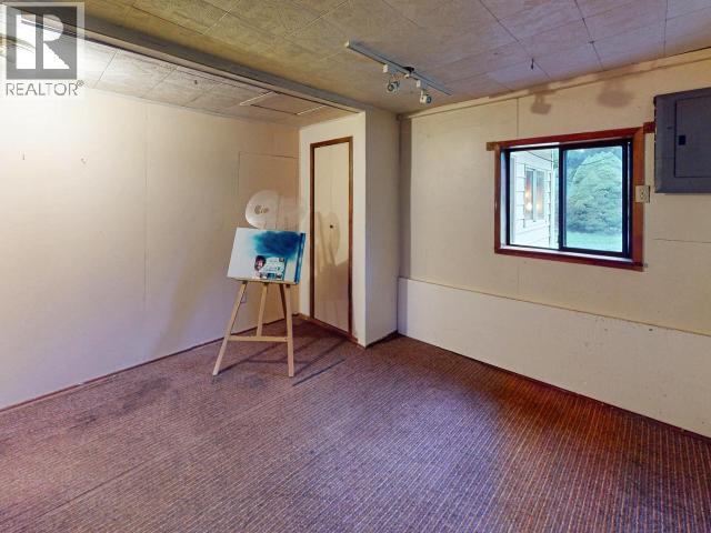 5162 SELLENTIN STREET, Texada Island