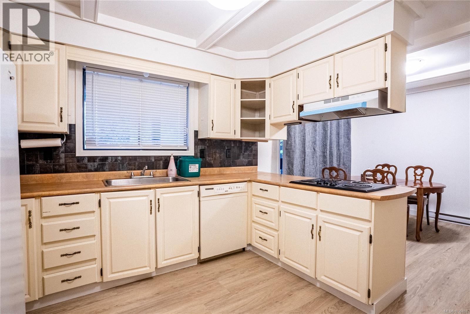 279 Dutnall Rd, Metchosin