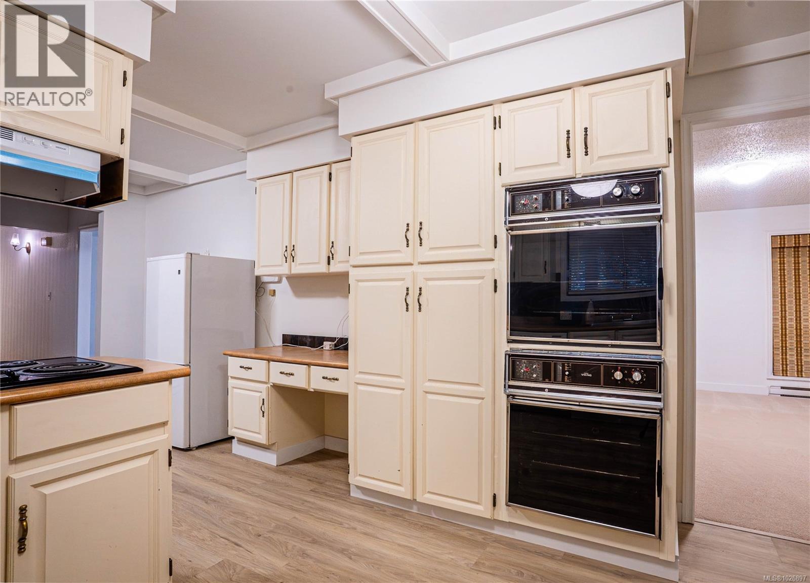 279 Dutnall Rd, Metchosin