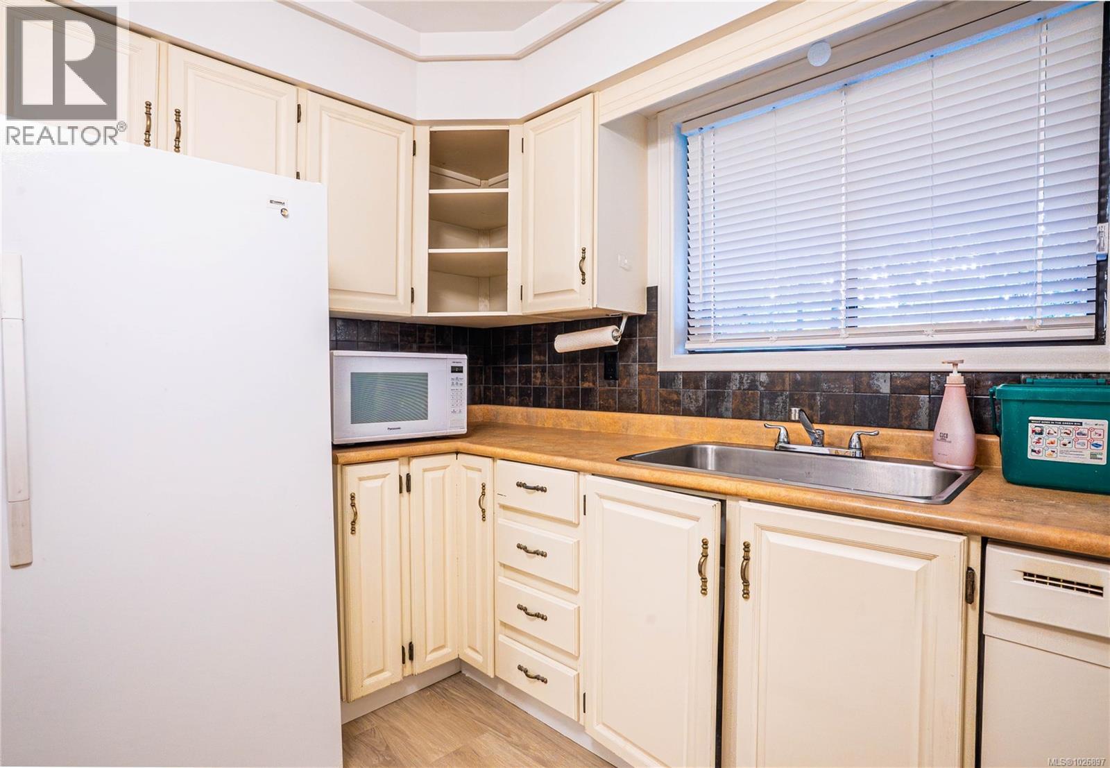 279 Dutnall Rd, Metchosin