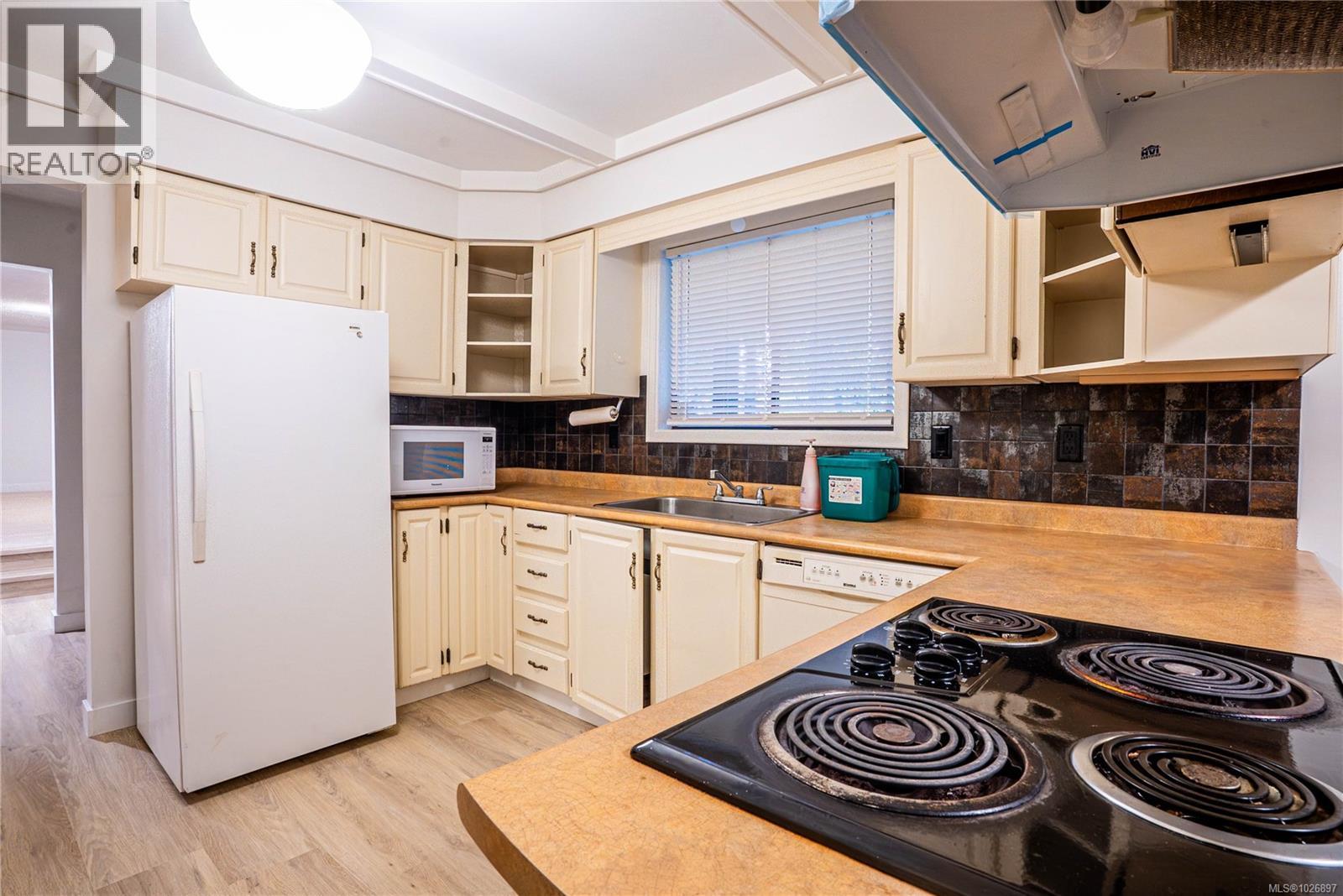 279 Dutnall Rd, Metchosin