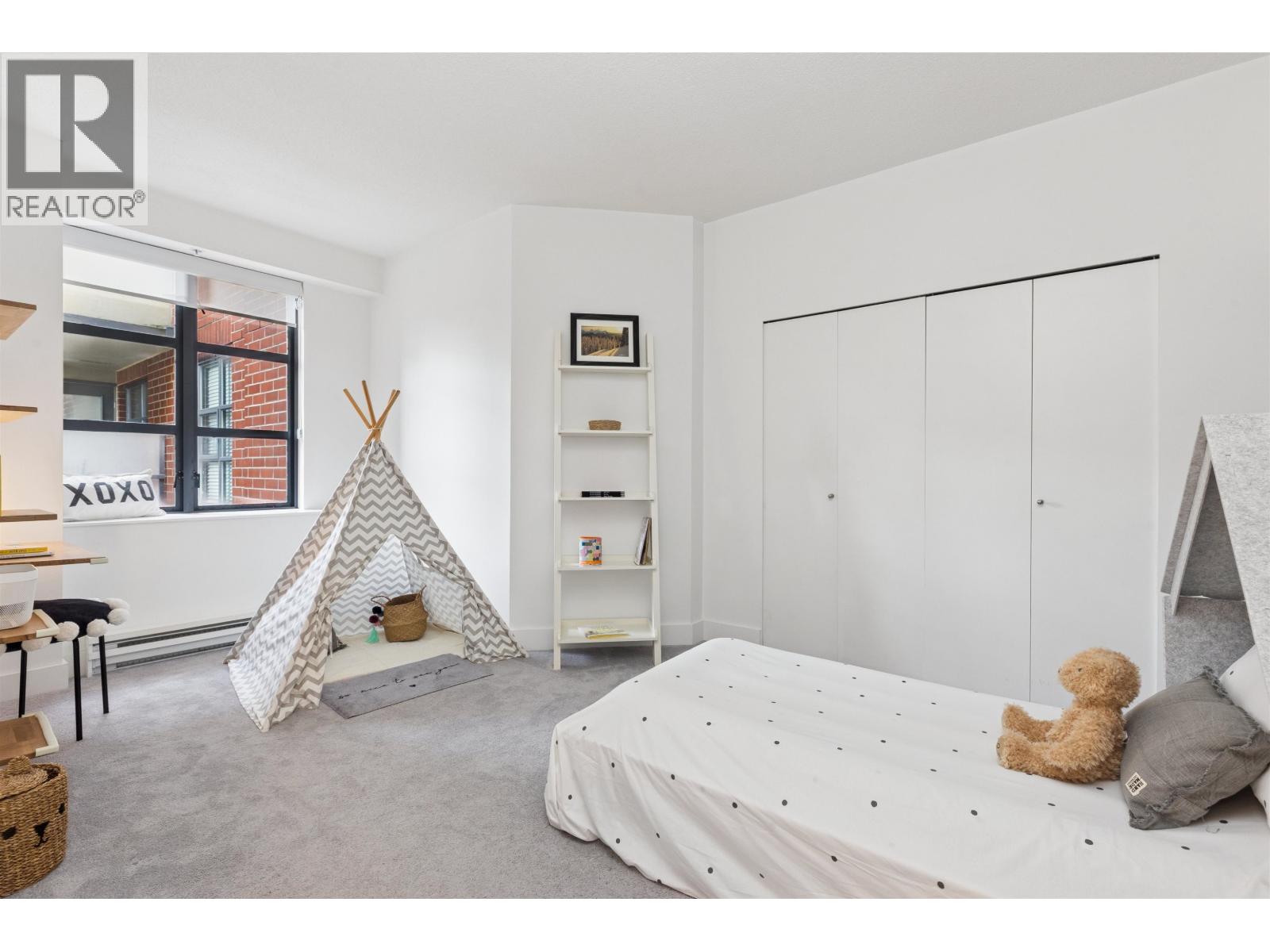 2288 REDBUD LANE, Vancouver