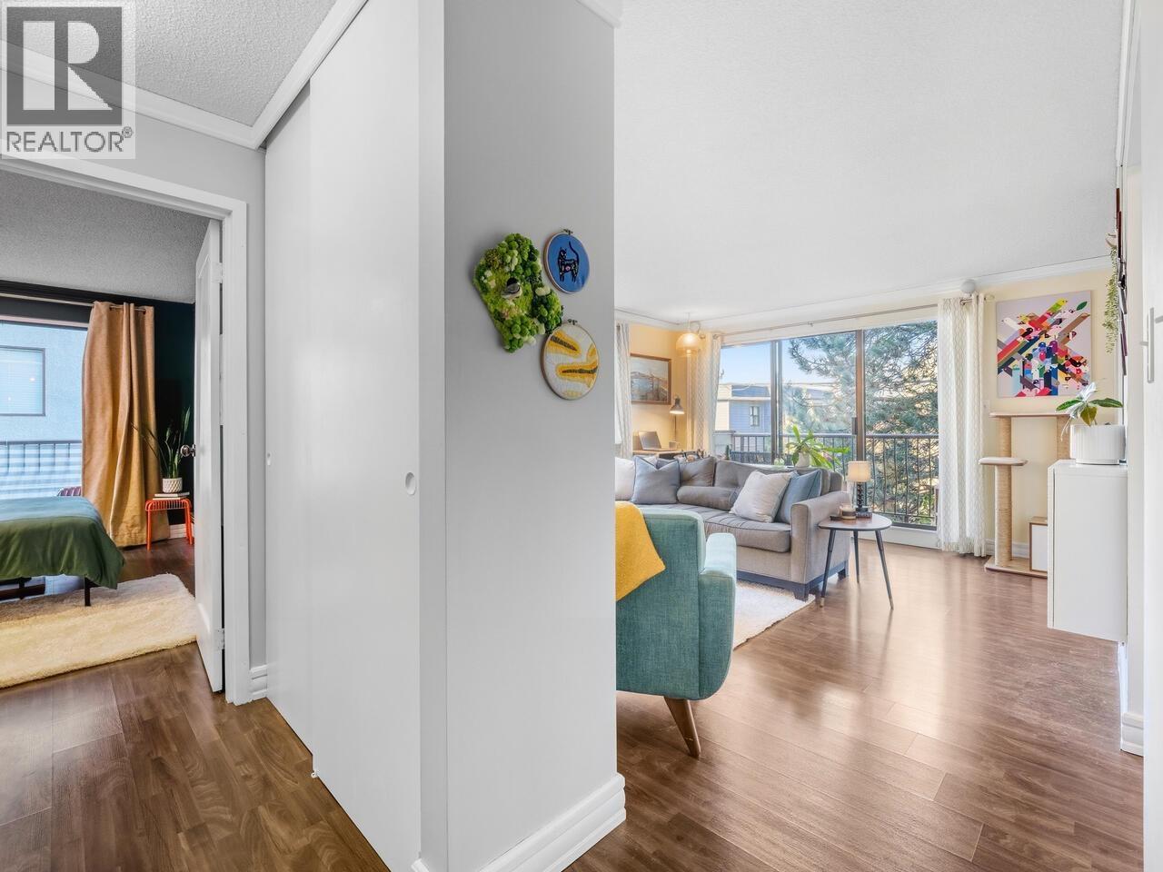 206 1065 E 8TH AVENUE, Vancouver