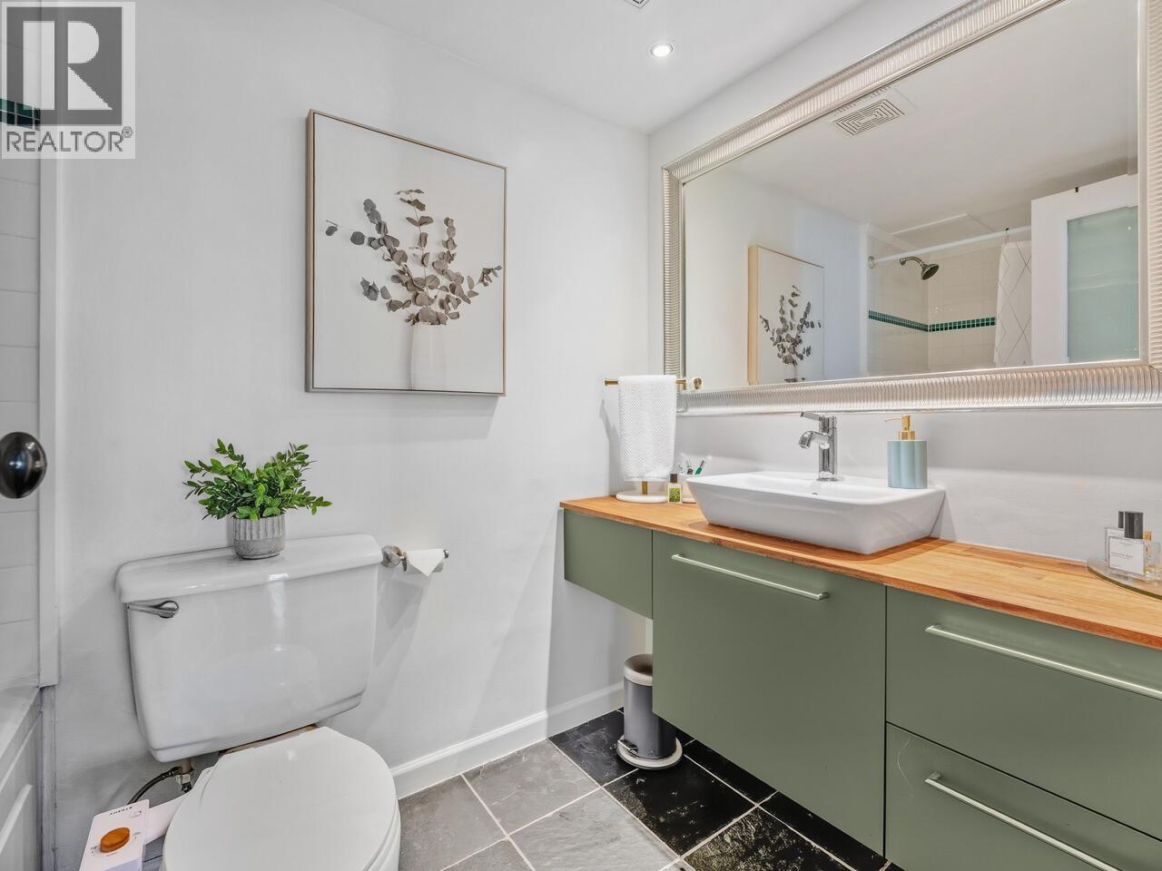 206 1065 E 8TH AVENUE, Vancouver