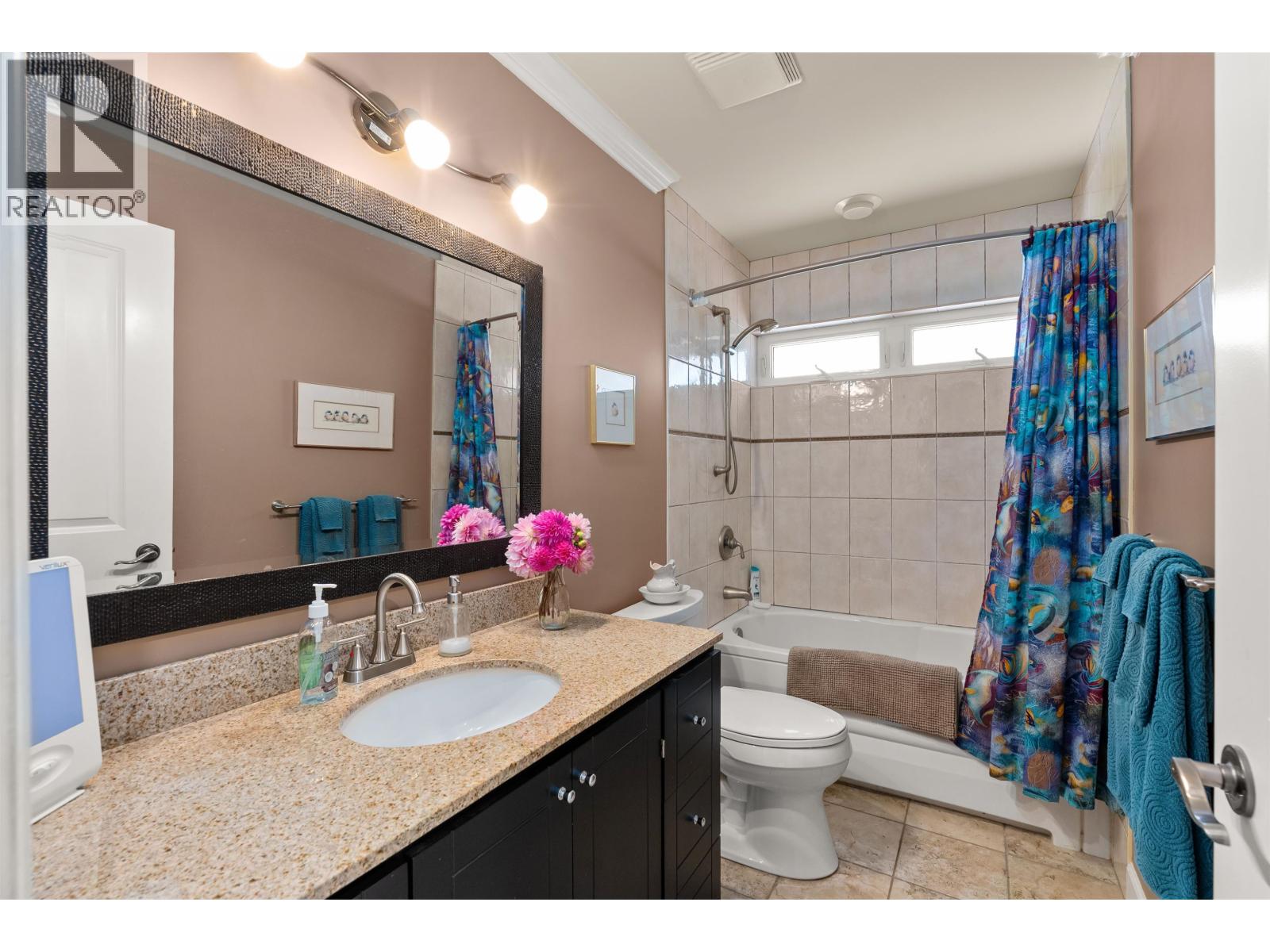 2440 SUNSHINE COAST HIGHWAY, Roberts Creek