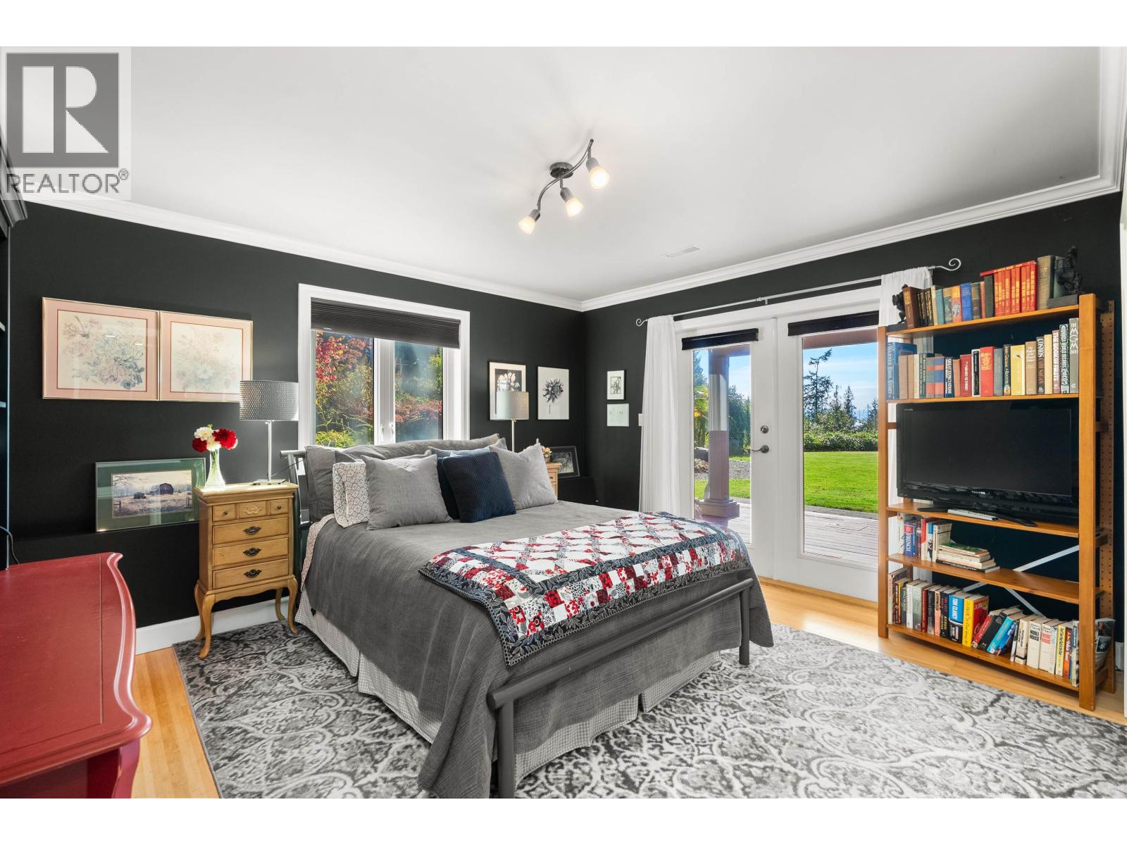 2440 SUNSHINE COAST HIGHWAY, Roberts Creek