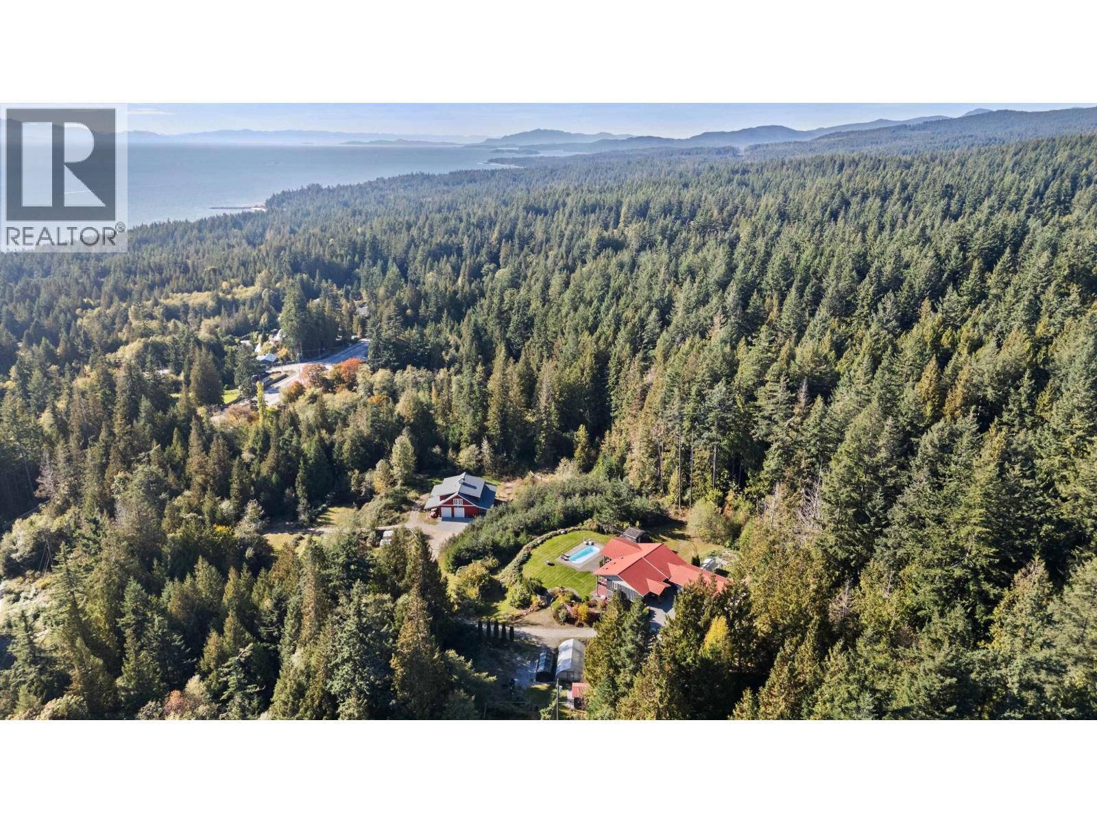 2440 SUNSHINE COAST HIGHWAY, Roberts Creek