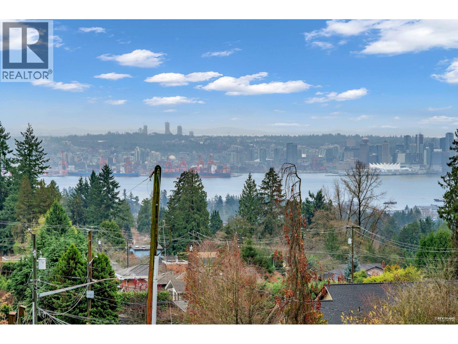 4066 NORWOOD AVENUE, North Vancouver