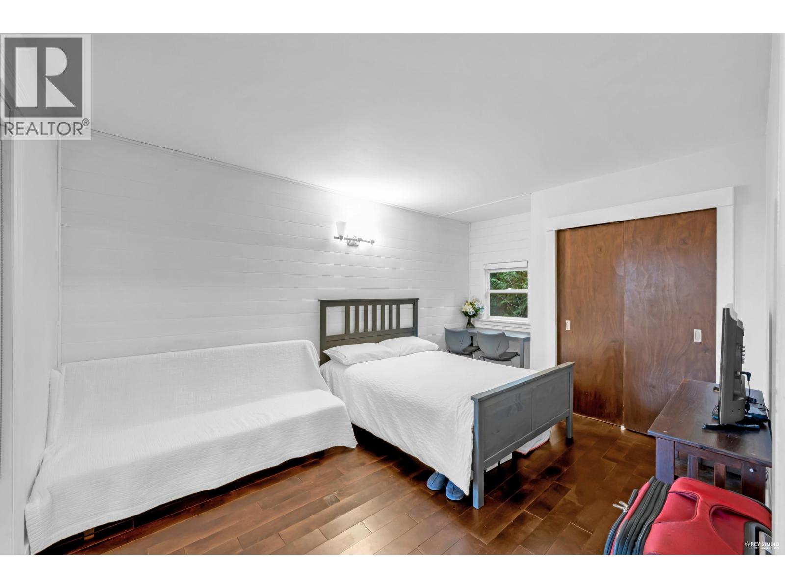 4066 NORWOOD AVENUE, North Vancouver