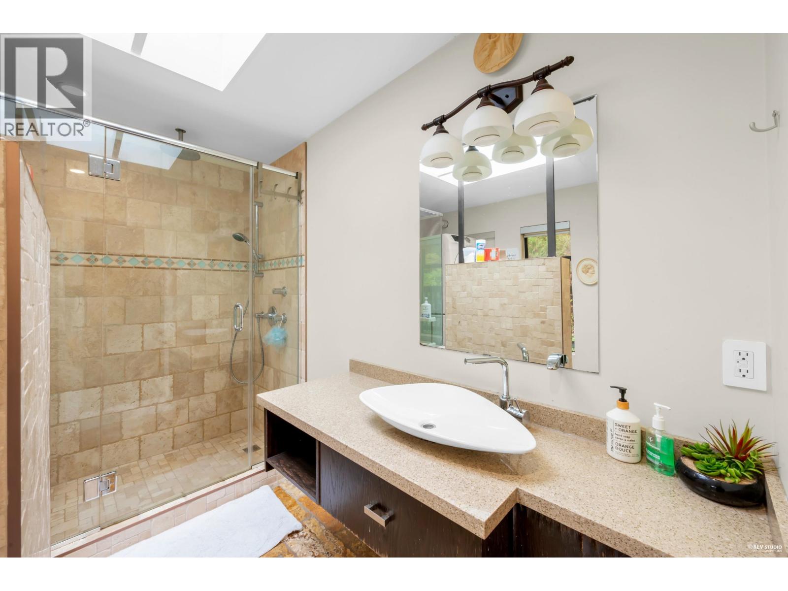 4066 NORWOOD AVENUE, North Vancouver