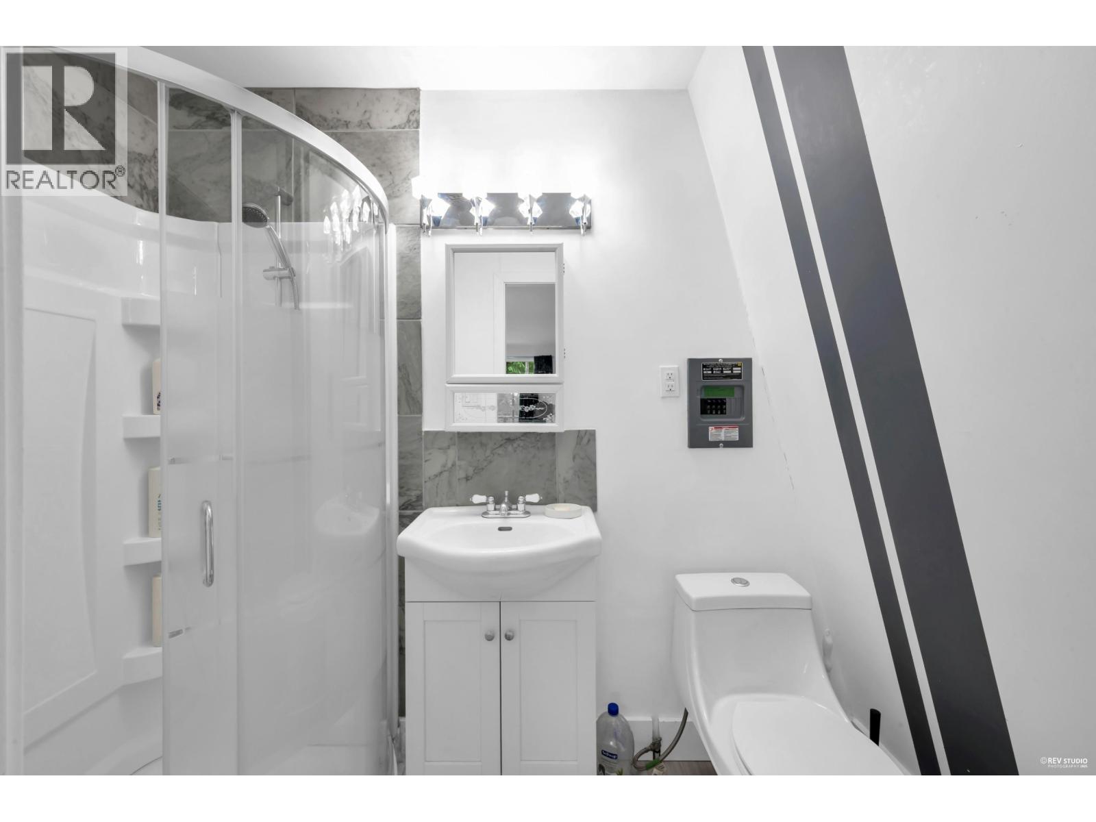 4066 NORWOOD AVENUE, North Vancouver