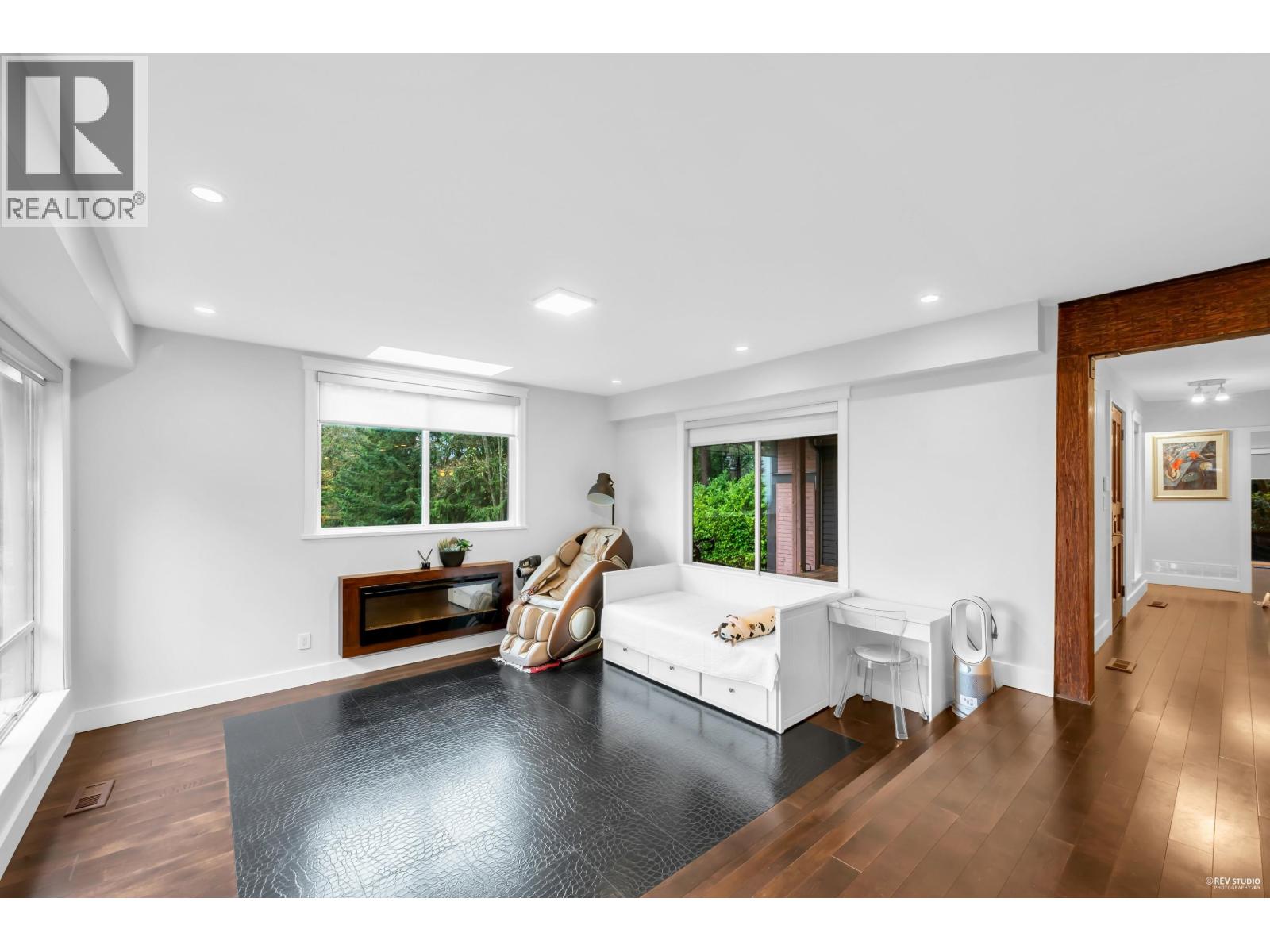 4066 NORWOOD AVENUE, North Vancouver