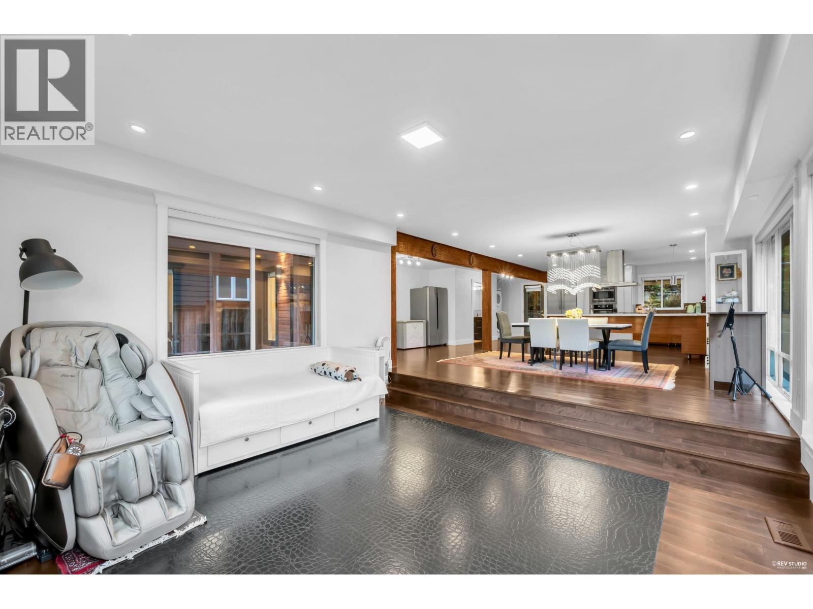 4066 NORWOOD AVENUE, North Vancouver