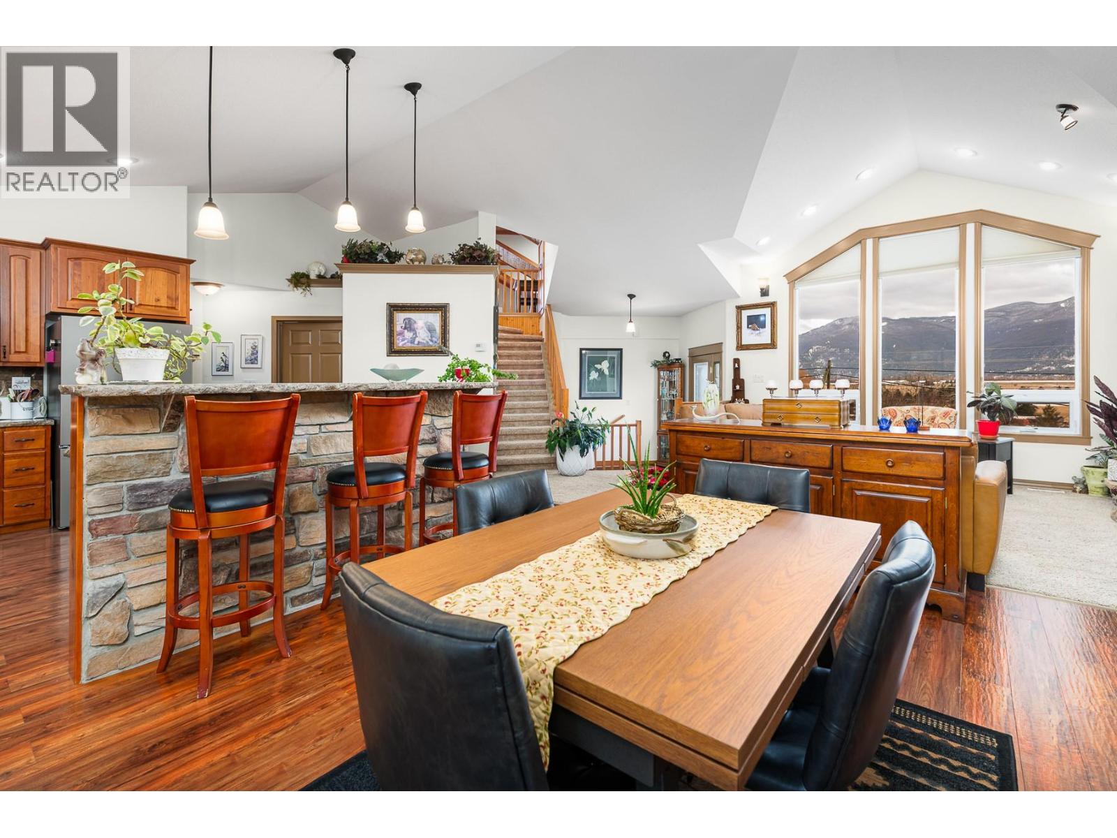 1021 KOOTENAY PLACE - 3