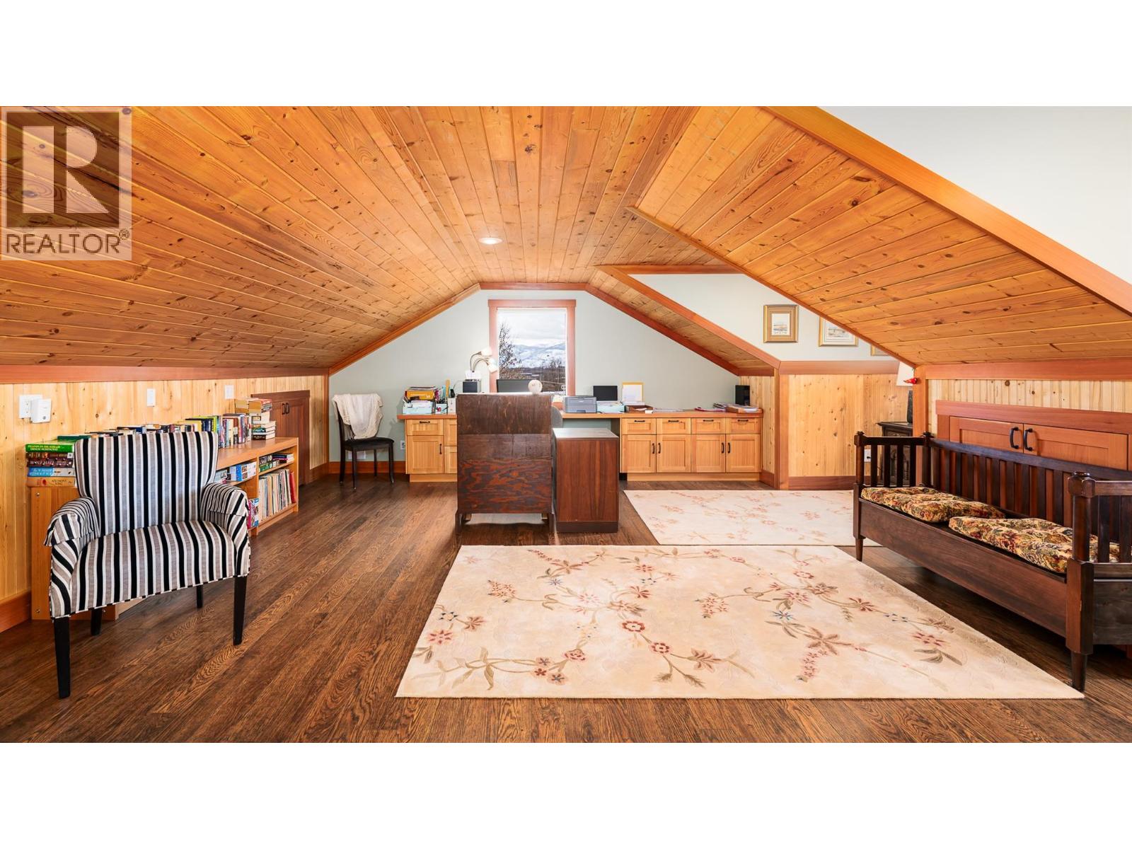 1021 KOOTENAY PLACE - 7