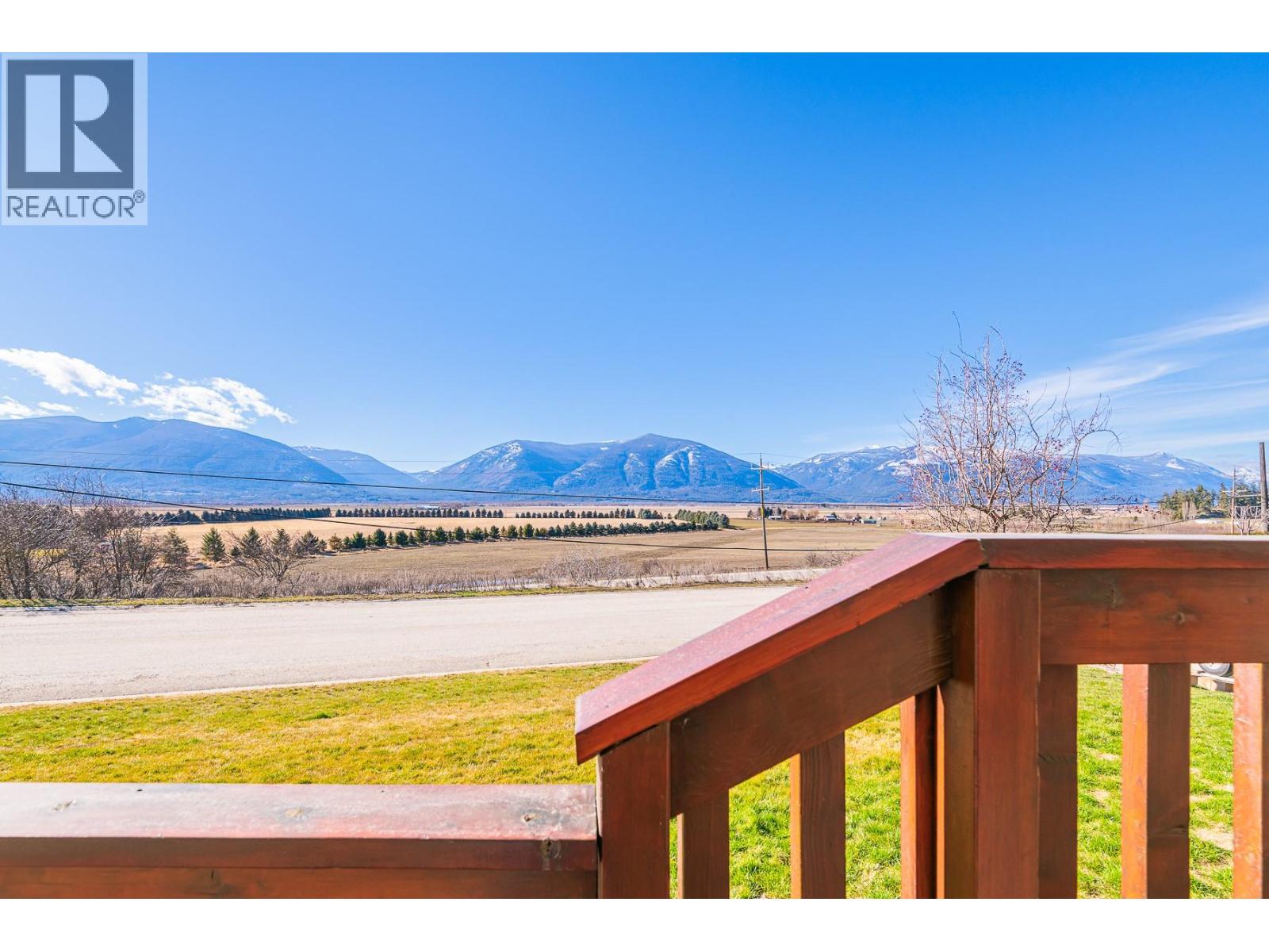 1021 Kootenay Place - 10