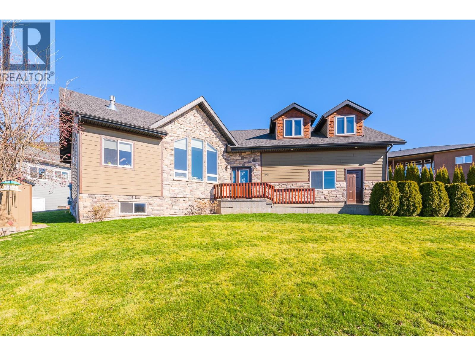 1021 Kootenay Place - 22