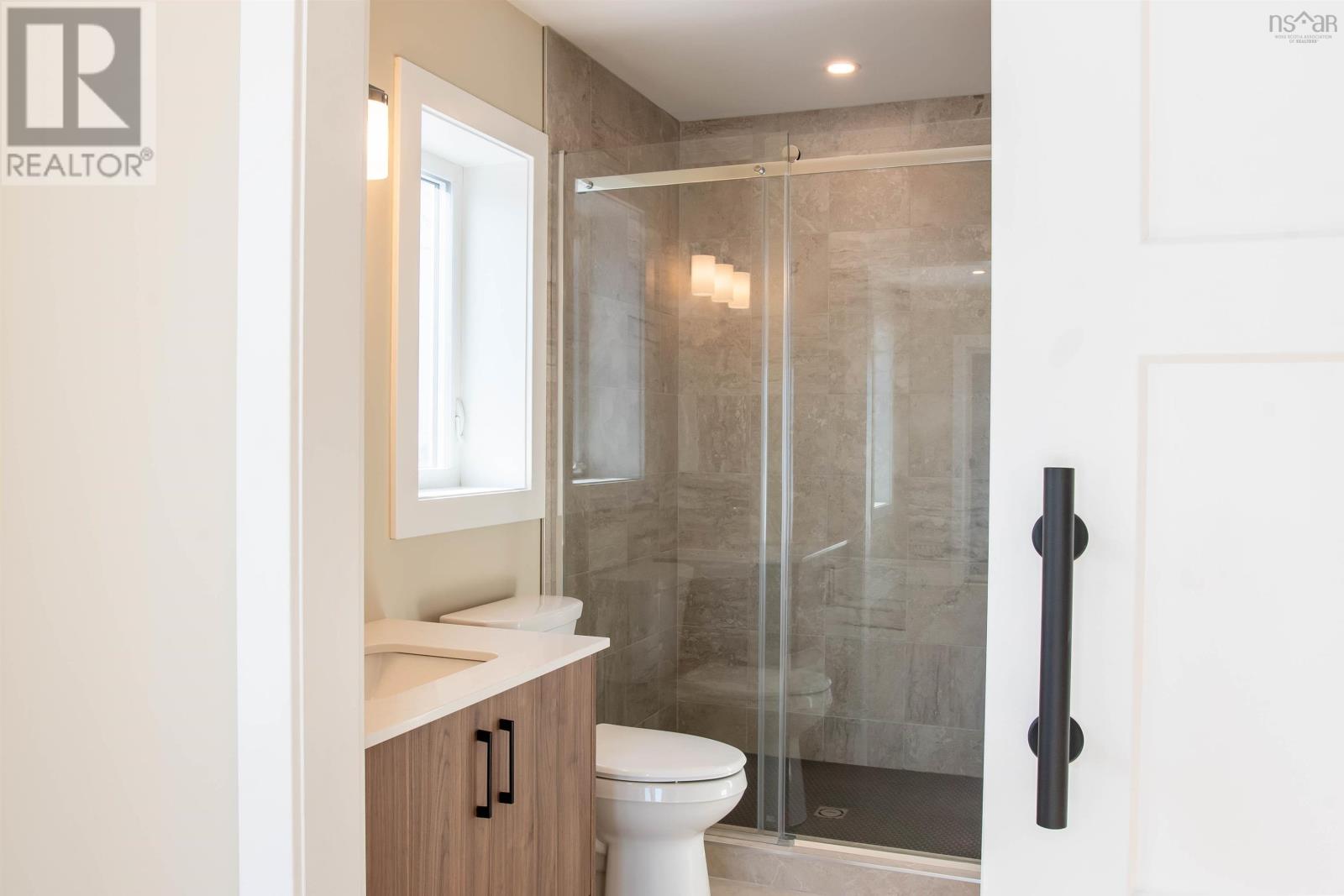 Property 20 of 28 of 127 Kent Road