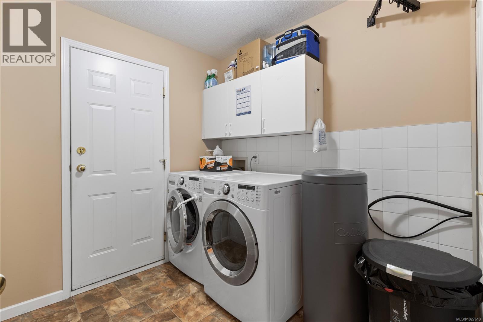 1137 Yellowbrick Rd, Parksville