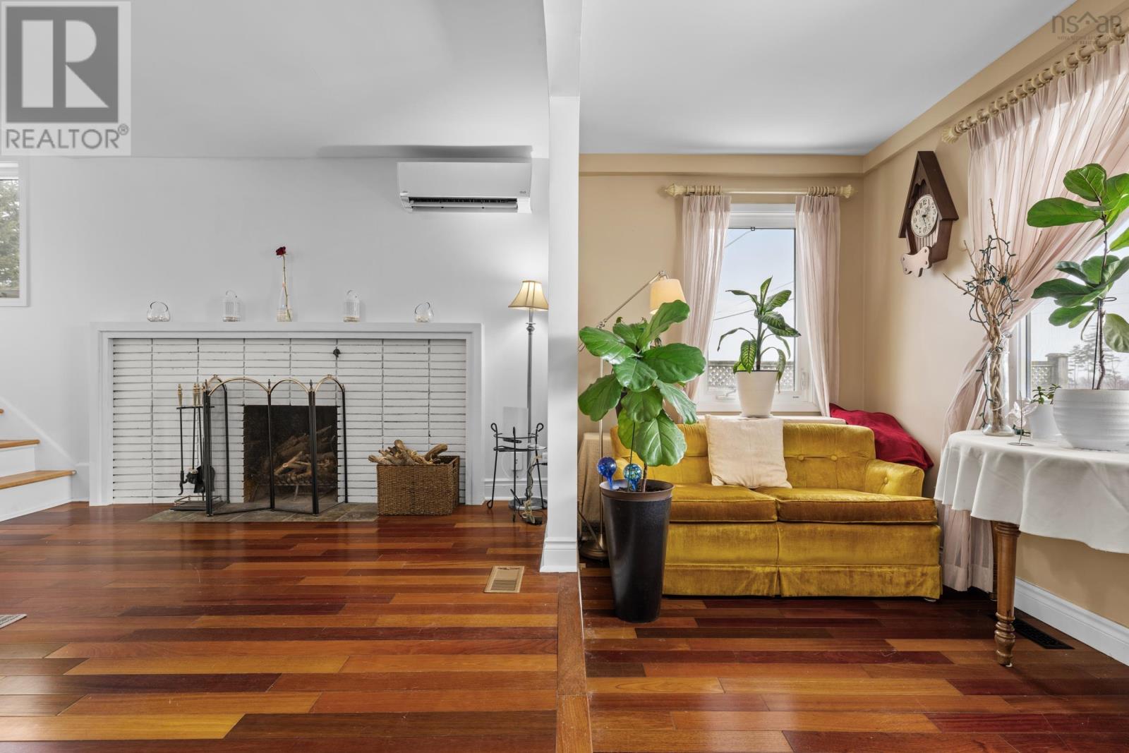 Property 9 of 48 of 121 School Avenue