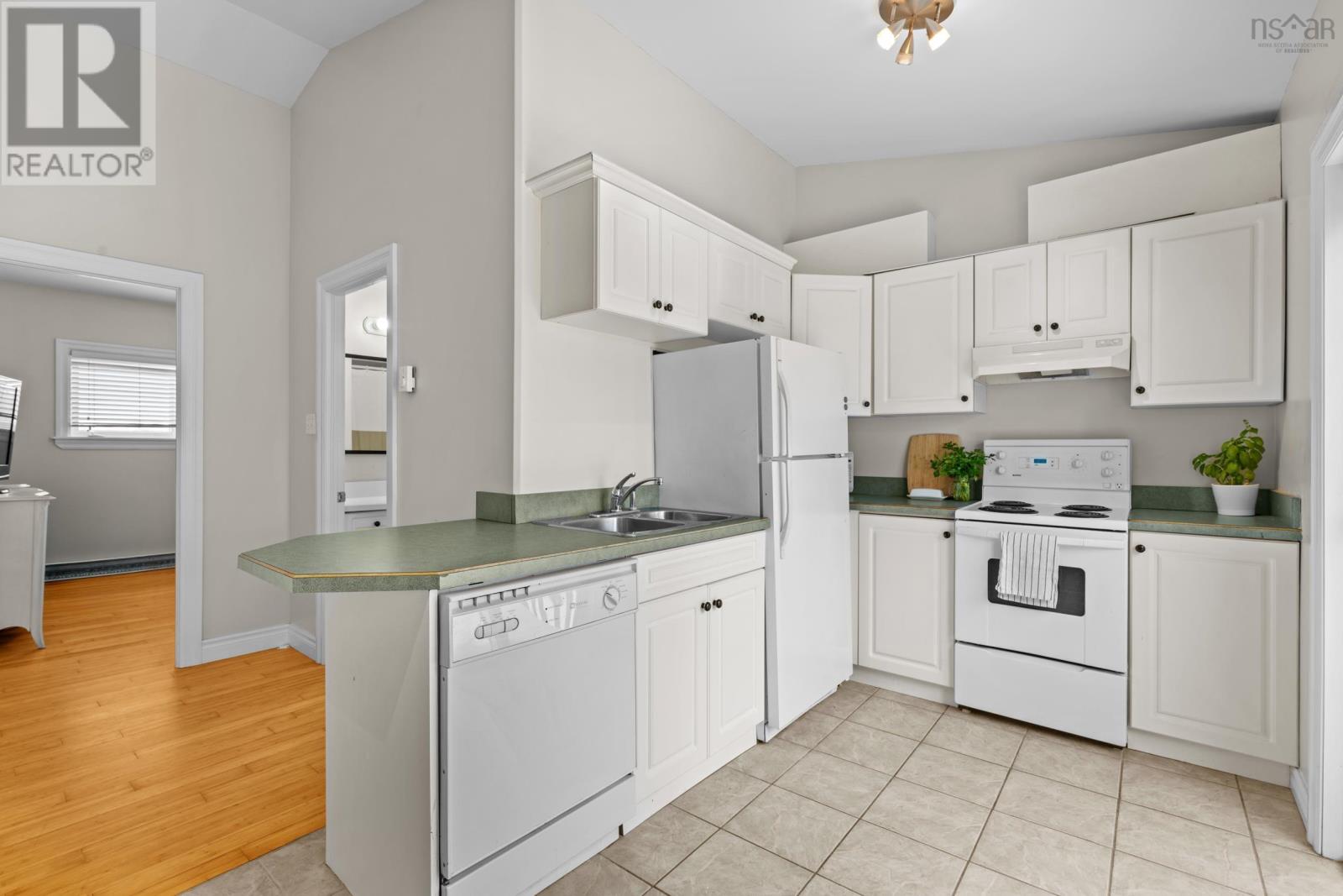 Property 41 of 48 of 121 School Avenue