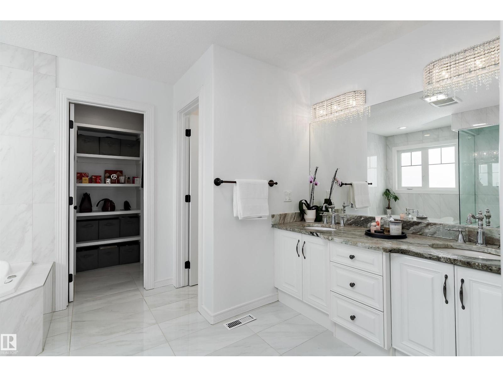 1242 STARLING DR NW, Edmonton